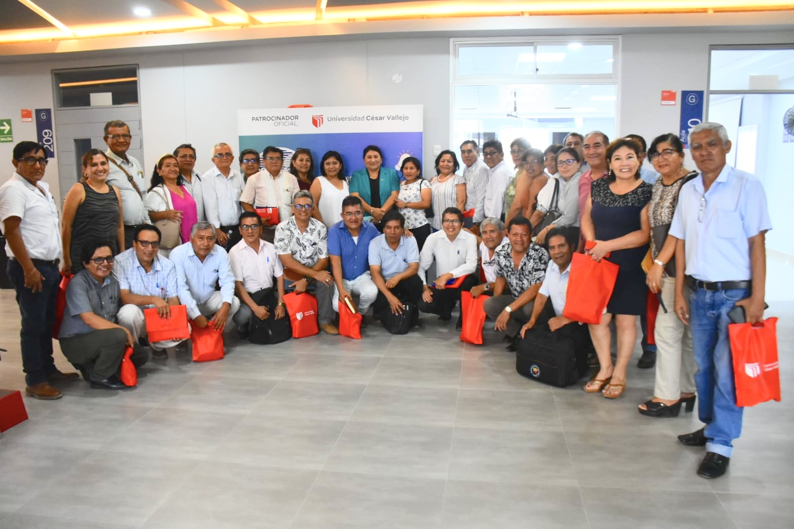 La Directora Regional de Educación se reunió con autoridades de institutos tecnológicos y pedagógicos